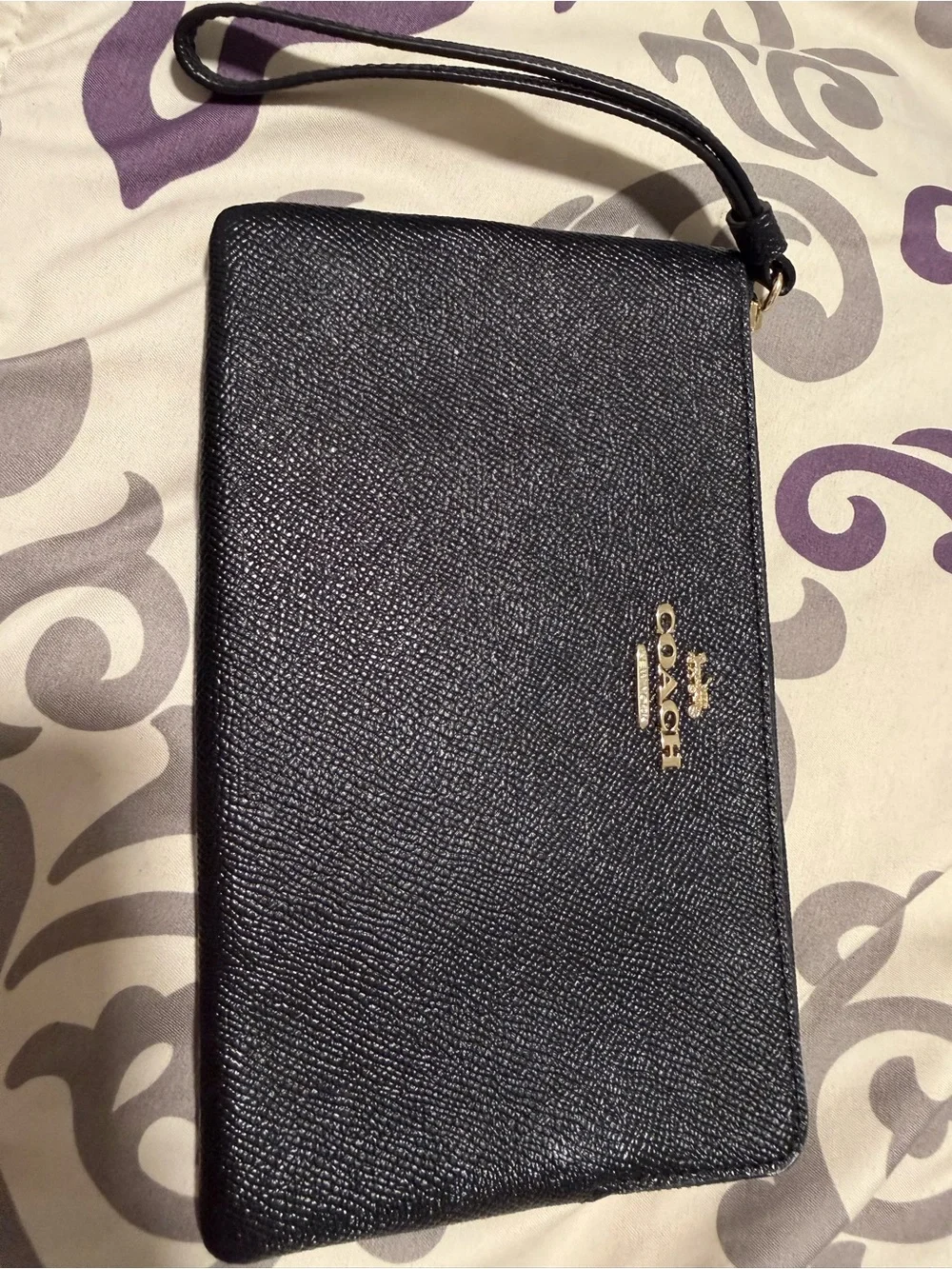 Coach compact pouch